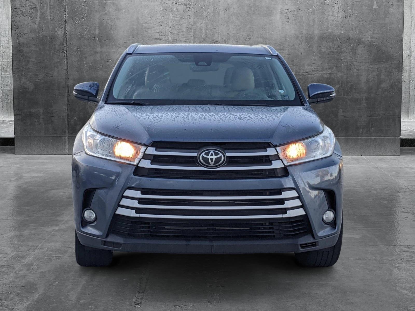 2019 Toyota Highlander Vehicle Photo in Davie, FL 33331