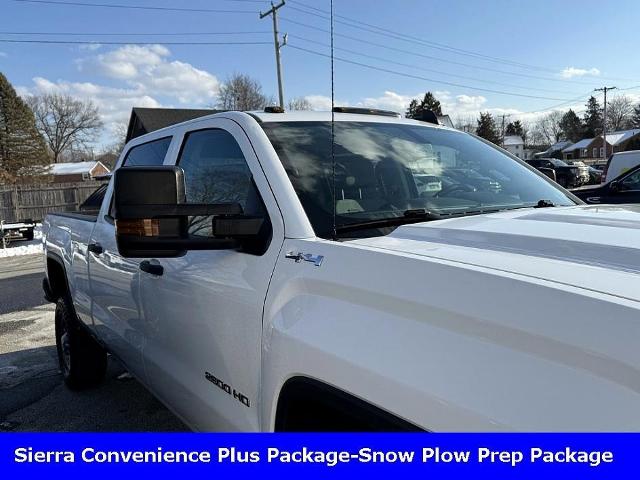 2017 GMC Sierra 2500HD Vehicle Photo in CHICOPEE, MA 01020-5001