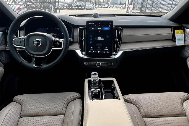 2025 Volvo XC90 Vehicle Photo in Grapevine, TX 76051