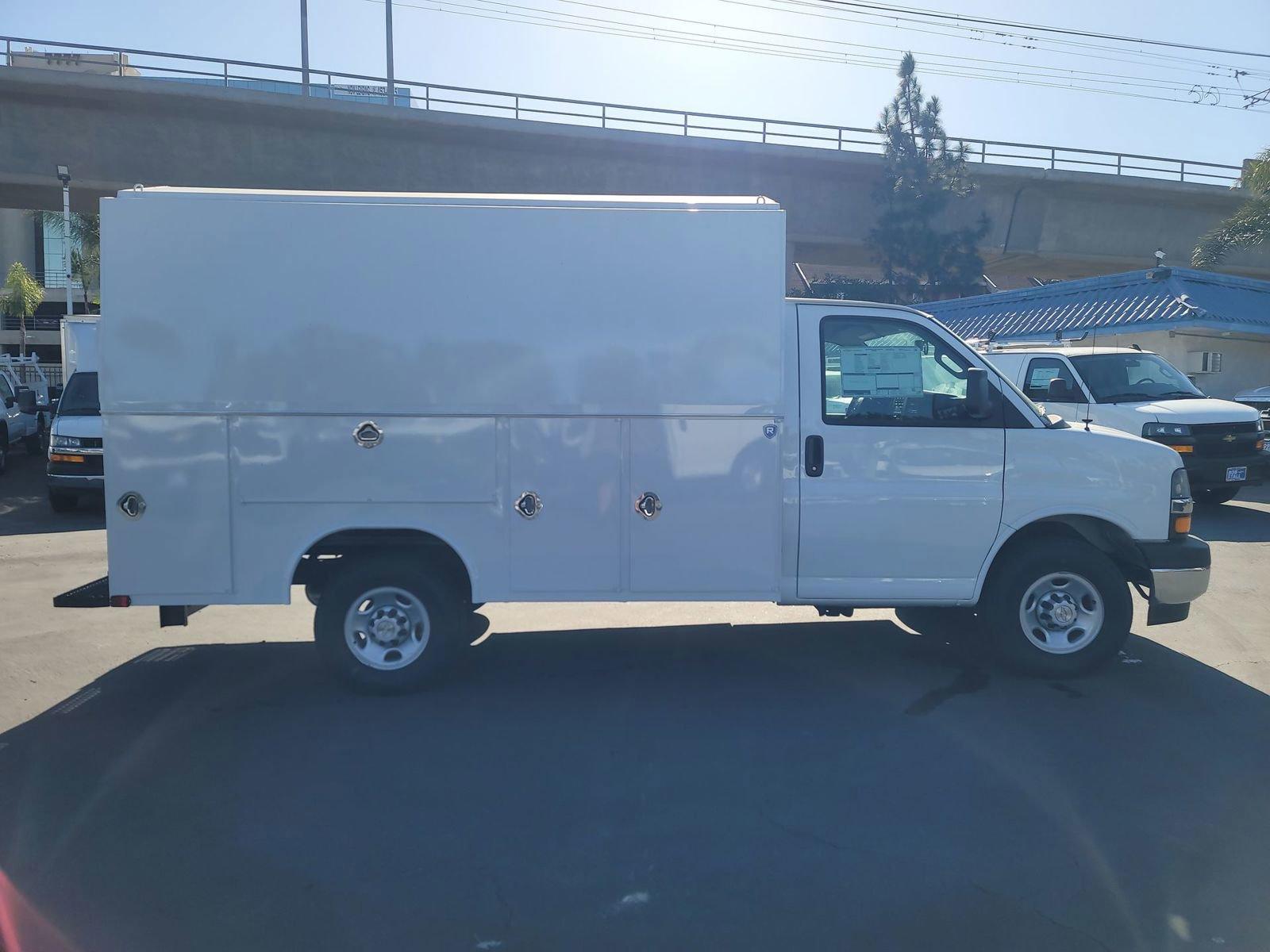 2024 Chevrolet Express Commercial Cutaway Vehicle Photo in LA MESA, CA 91942-8211