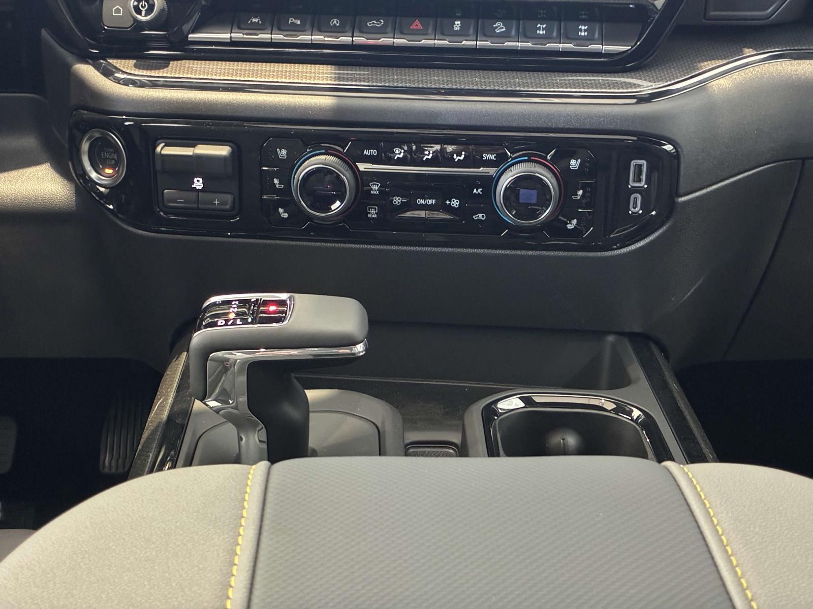 2025 Chevrolet Silverado 1500 Vehicle Photo in LOS ANGELES, CA 90007-3794
