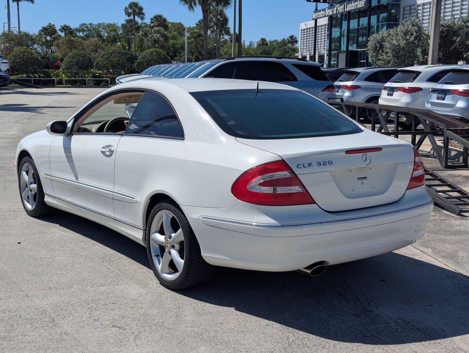 2005 Mercedes-Benz CLK-Class Vehicle Photo in Fort Lauderdale, FL 33316