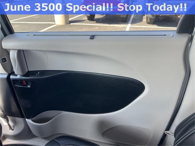 2023 Chrysler Pacifica Vehicle Photo in GREEN BAY, WI 54304-5303