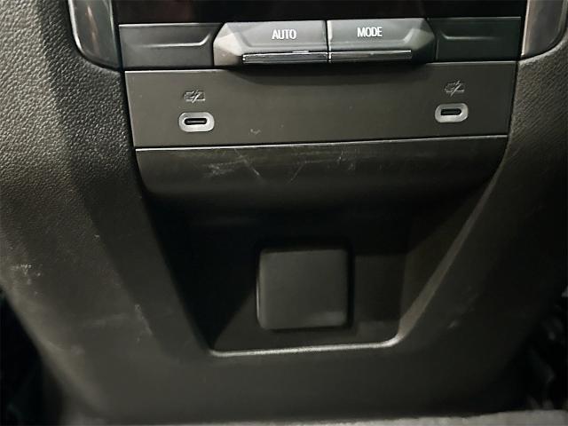 2023 GMC Yukon XL Vehicle Photo in EVERETT, WA 98203-5662