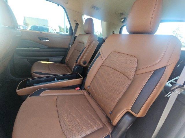 2024 Nissan Pathfinder Vehicle Photo in Harrisburg, PA 17111-1033