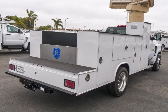 2023 Chevrolet Silverado Chassis Cab Vehicle Photo in VENTURA, CA 93003-8585