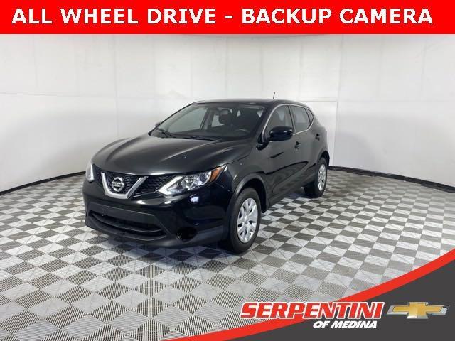 2017 Nissan Rogue Sport Vehicle Photo in MEDINA, OH 44256-9001