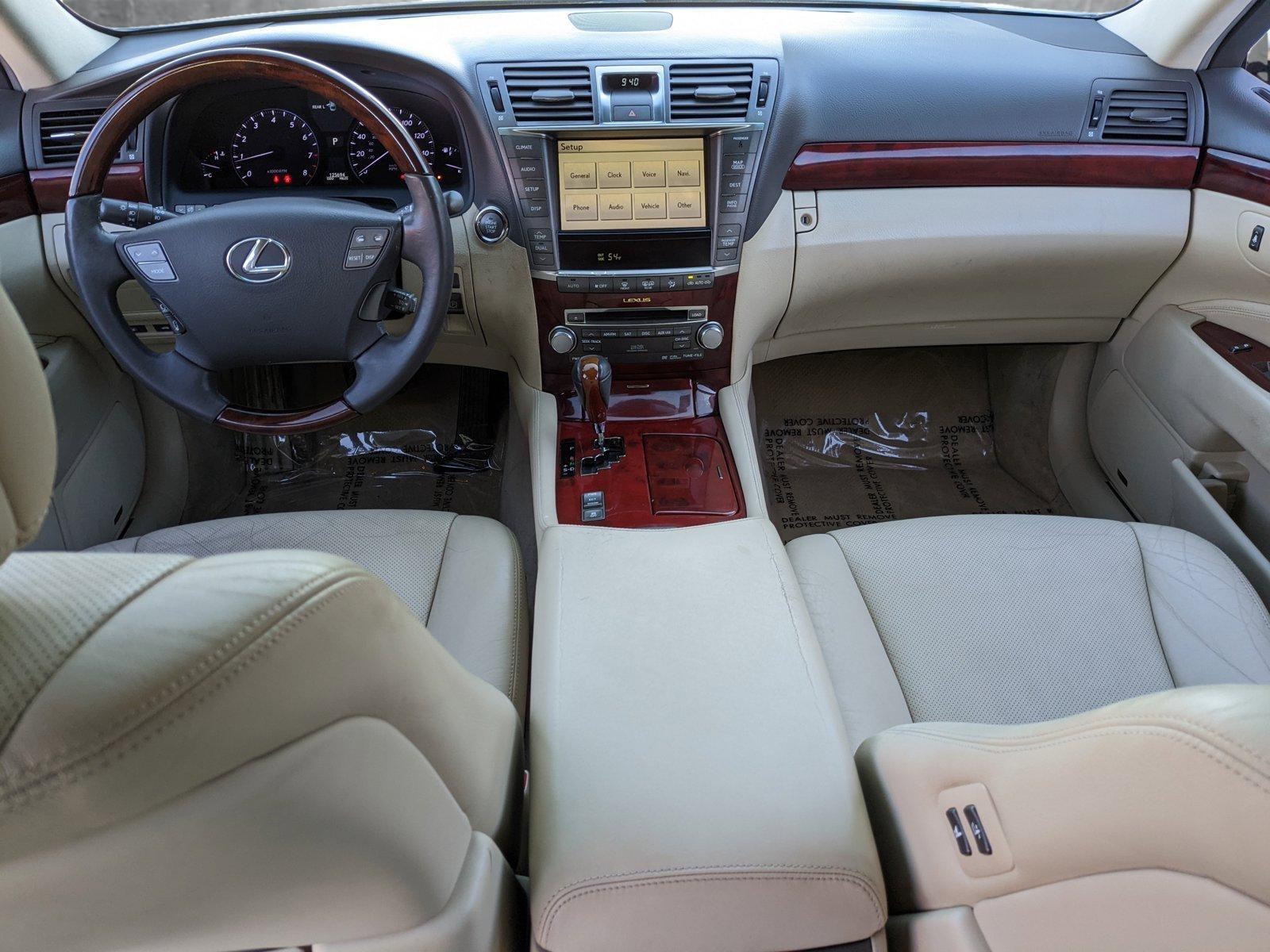 2011 Lexus LS 460 Vehicle Photo in VALENCIA, CA 91355-1705