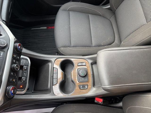 2023 GMC Acadia Vehicle Photo in MEDINA, OH 44256-9631