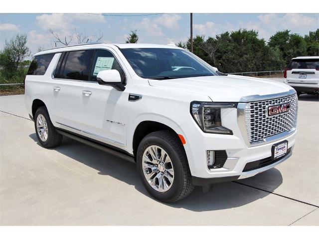 2024 GMC Yukon XL Vehicle Photo in ROSENBERG, TX 77471-5675