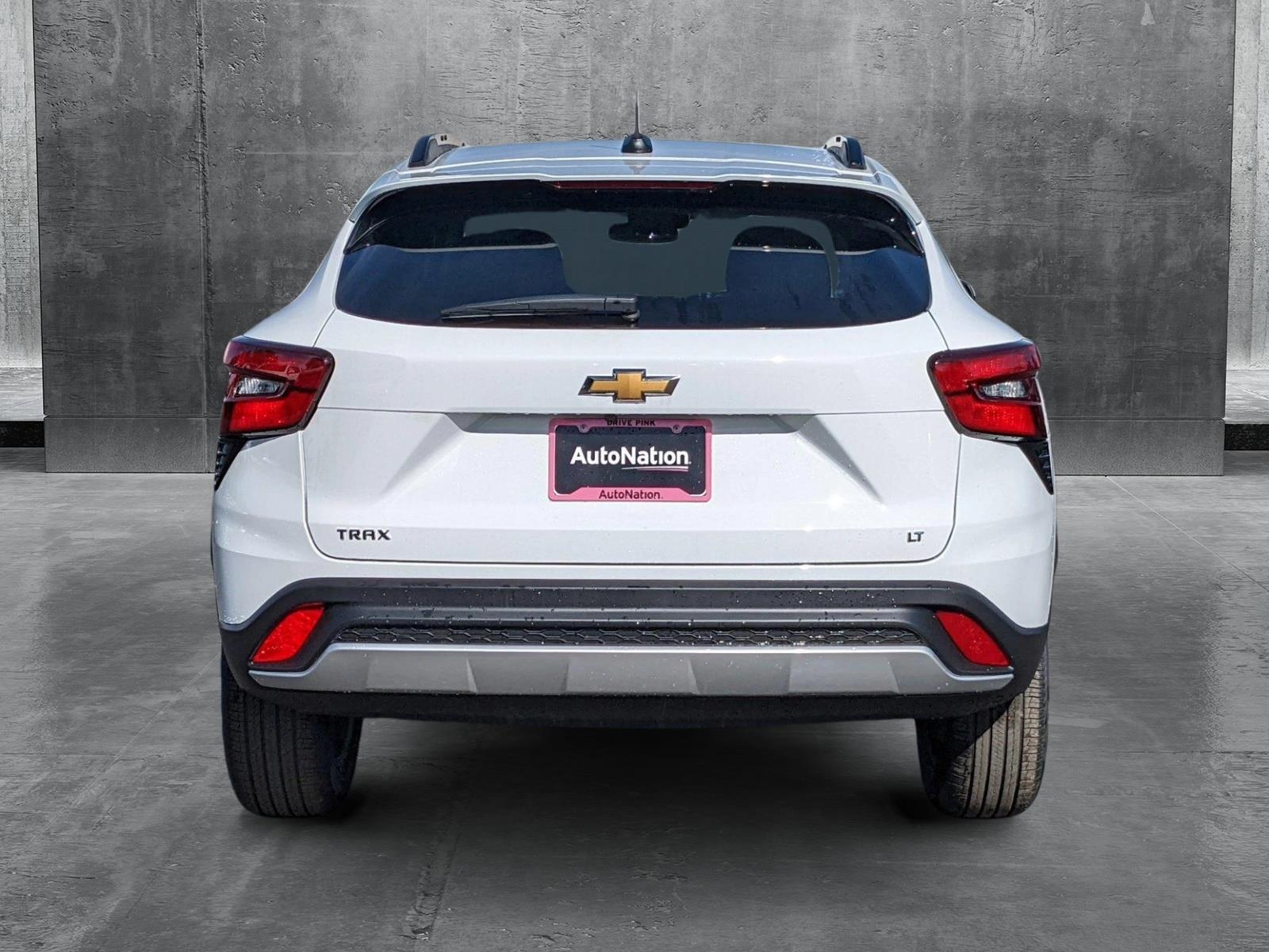 2025 Chevrolet Trax Vehicle Photo in VALENCIA, CA 91355-1705