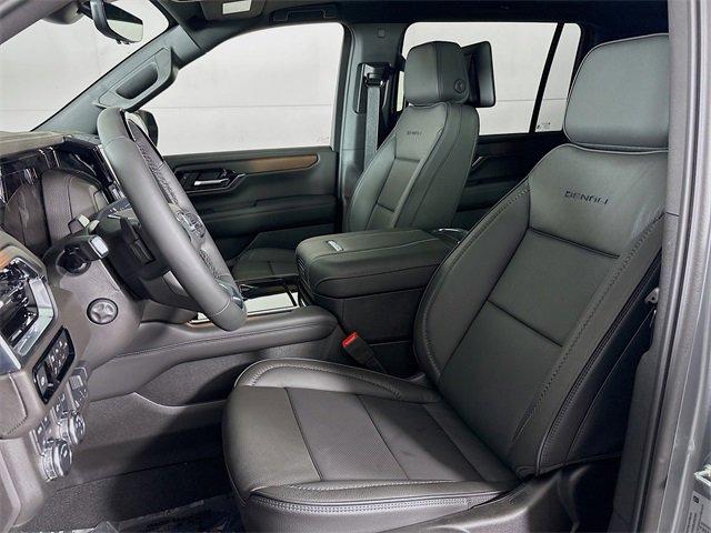 2025 GMC Yukon XL Vehicle Photo in PUYALLUP, WA 98371-4149