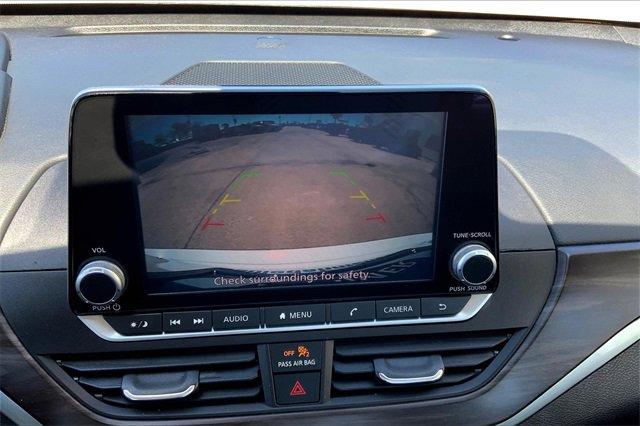 2023 Nissan Altima Vehicle Photo in TOPEKA, KS 66609-0000