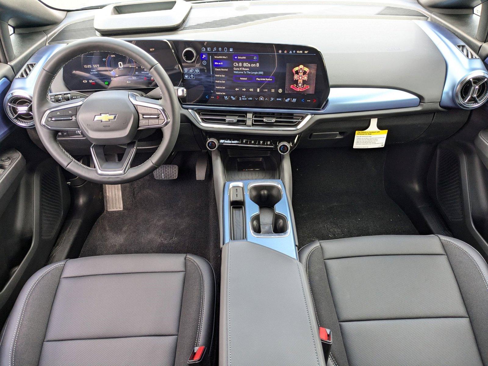 2025 Chevrolet Equinox EV Vehicle Photo in VALENCIA, CA 91355-1705