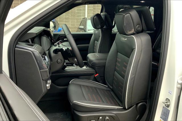 2025 GMC Yukon Vehicle Photo in KANSAS CITY, MO 64114-4545