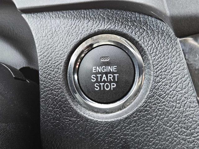 2020 Toyota Sienna Vehicle Photo in FORT WORTH, TX 76132