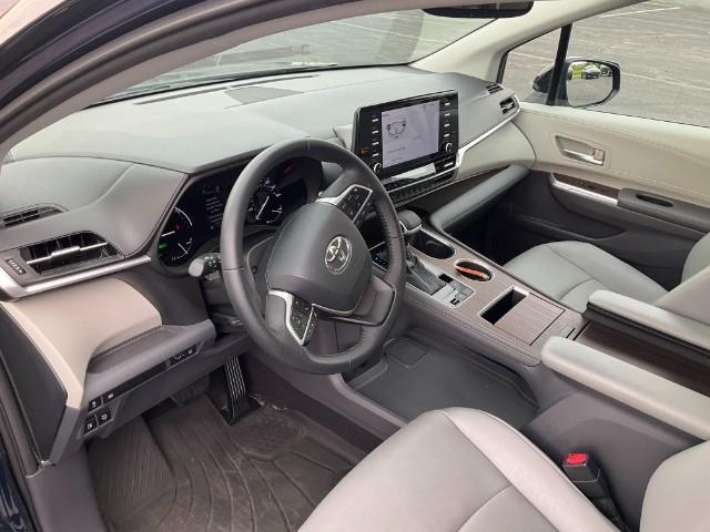 2021 Toyota Sienna Vehicle Photo in Oshkosh, WI 54904