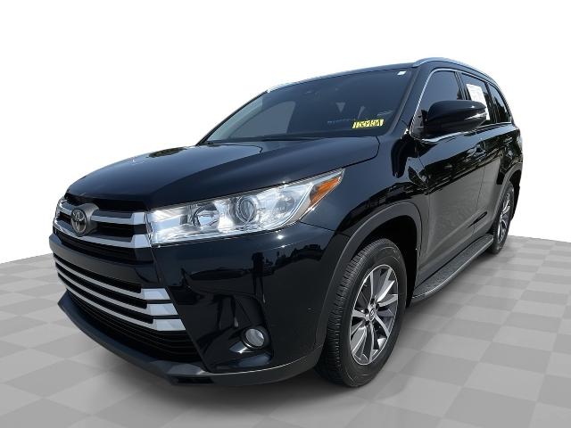 2019 Toyota Highlander Vehicle Photo in BENTONVILLE, AR 72712-4322