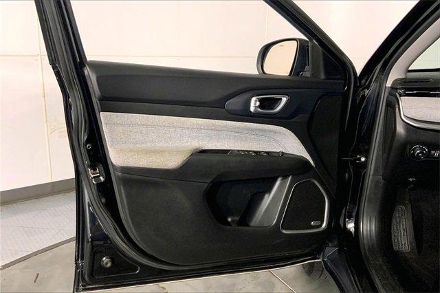 2022 Jeep Compass Vehicle Photo in KANSAS CITY, MO 64114-4502