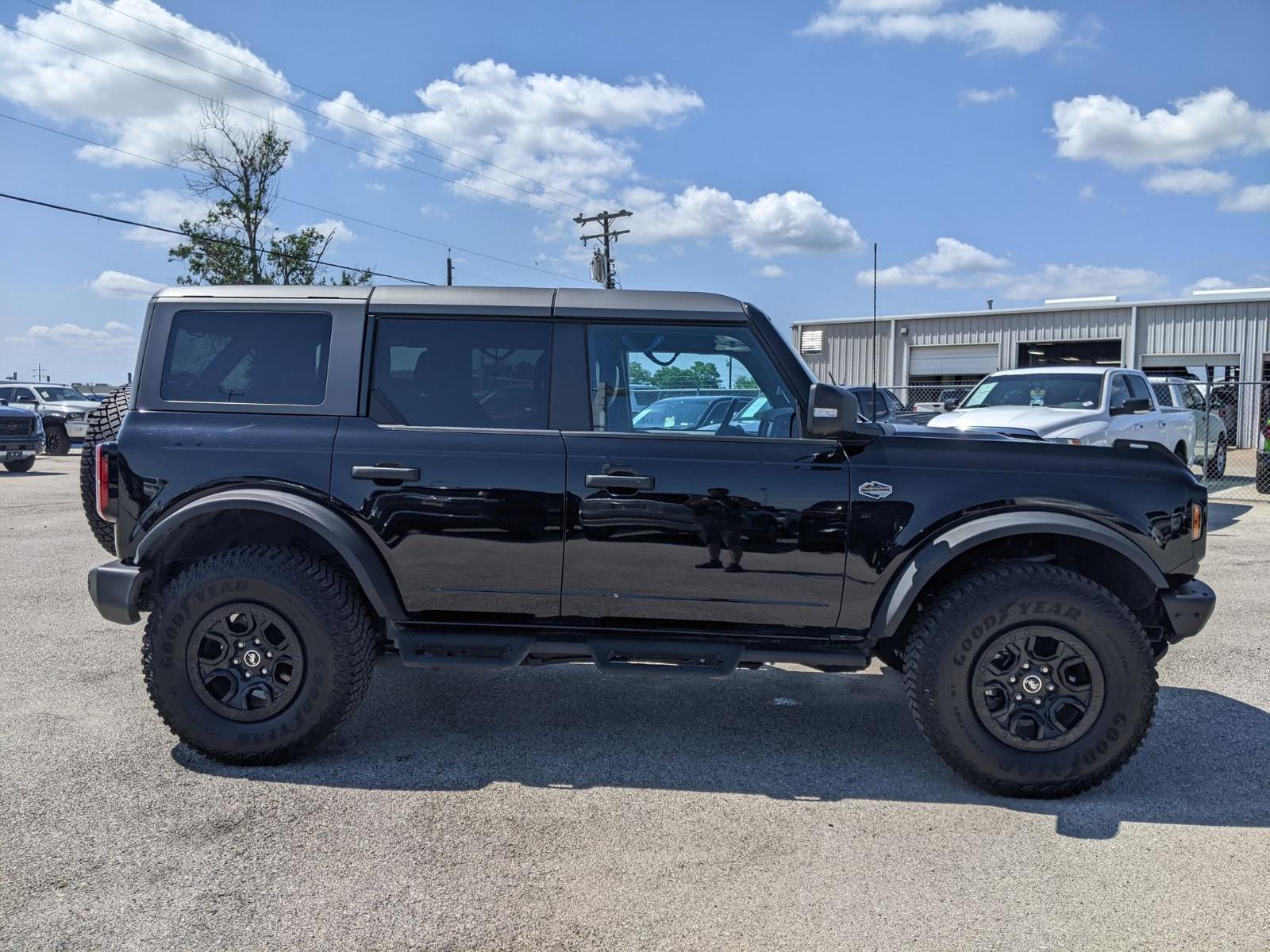2024 Ford Bronco Vehicle Photo in Seguin, TX 78155