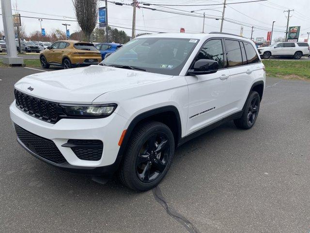 2025 Jeep Grand Cherokee Vehicle Photo in Doylsetown, PA 18901