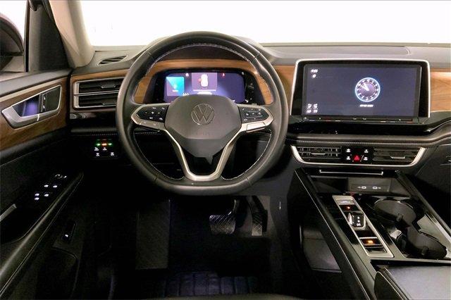 2024 Volkswagen Atlas Vehicle Photo in INDEPENDENCE, MO 64055-1314