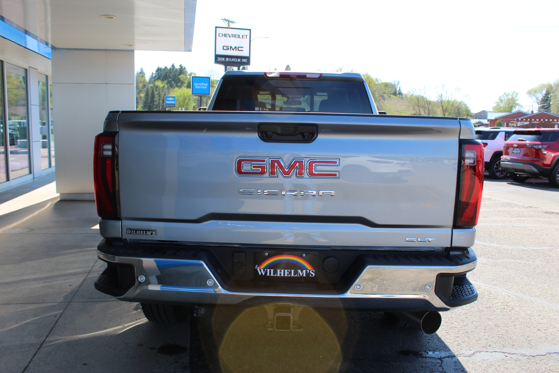 View vehicle photo 4