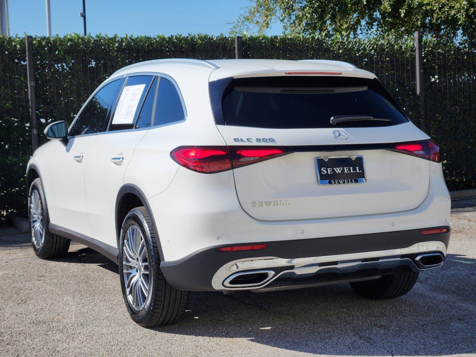 2024 Mercedes-Benz GLC Vehicle Photo in HOUSTON, TX 77079