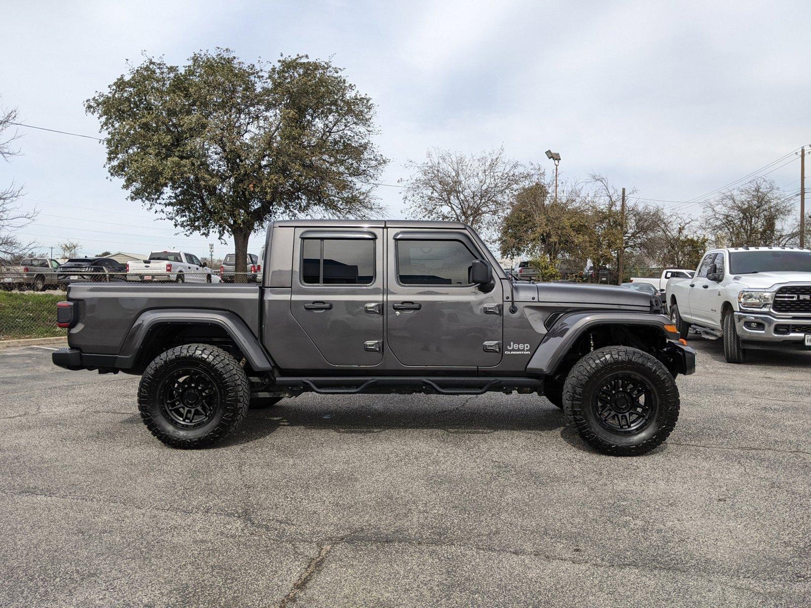 2022 Jeep Gladiator Vehicle Photo in AUSTIN, TX 78759-4154