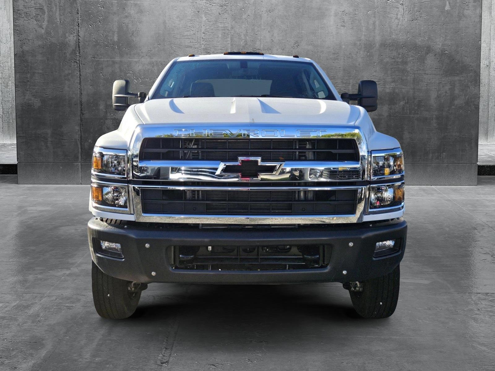 2024 Chevrolet Silverado 5500 HD Vehicle Photo in GREENACRES, FL 33463-3207