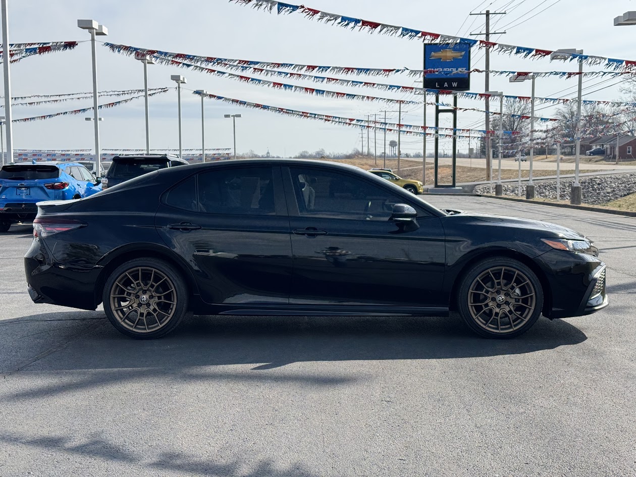 2024 Toyota Camry Vehicle Photo in BOONVILLE, IN 47601-9633