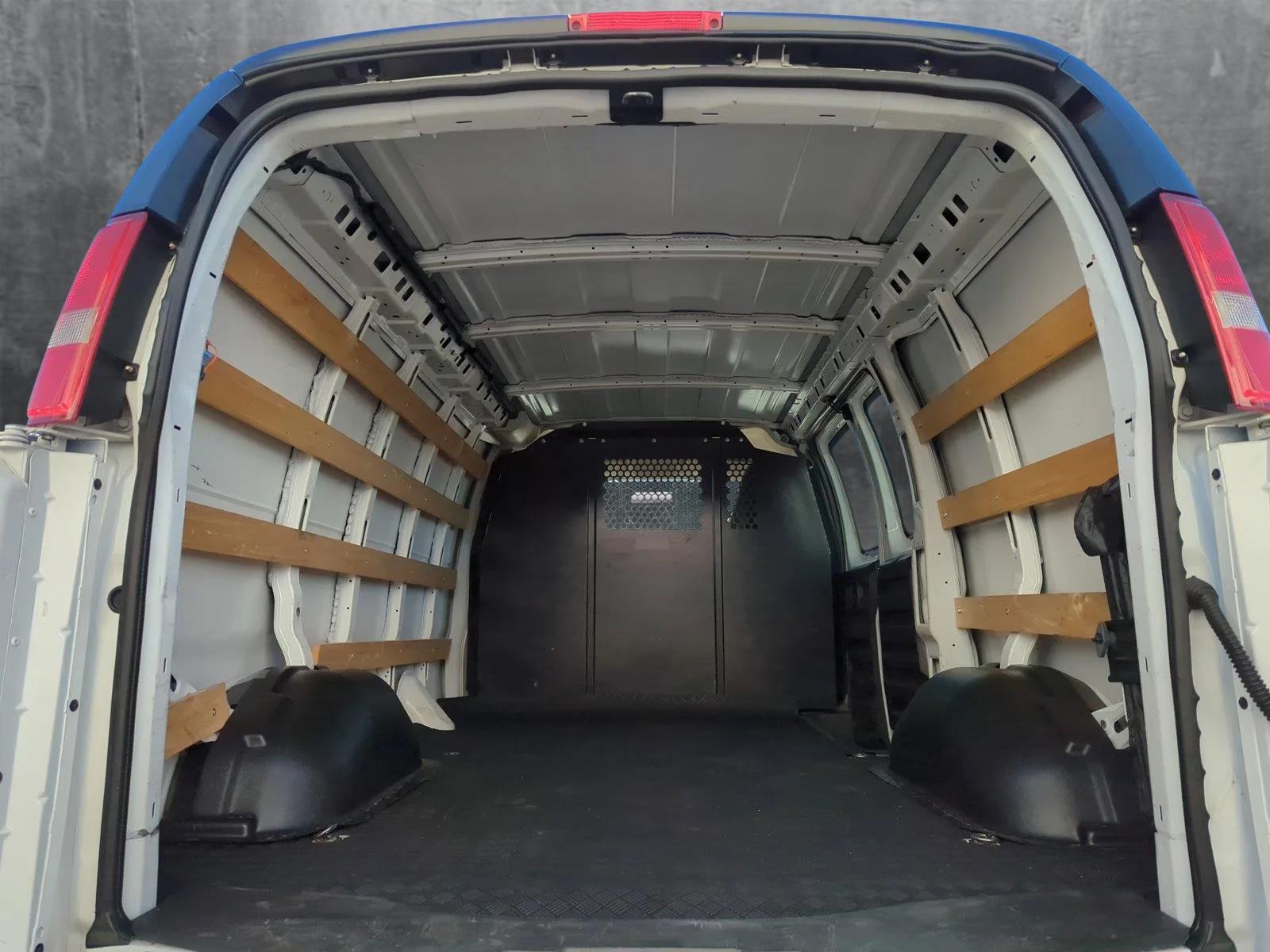 2022 Chevrolet Express Cargo Van Vehicle Photo in Memphis, TN 38115