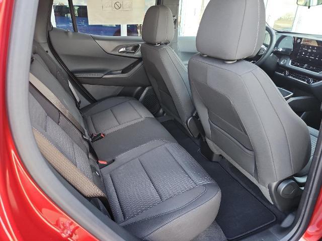 2025 Chevrolet Equinox Vehicle Photo in HAYS, KS 67601-1994