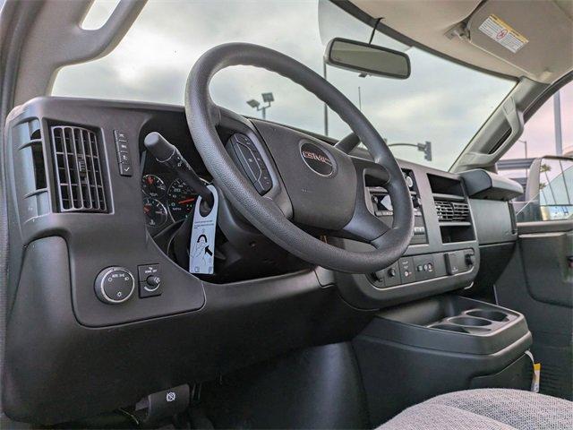 2024 GMC Savana Cutaway 3500 Vehicle Photo in PASADENA, CA 91107-3803