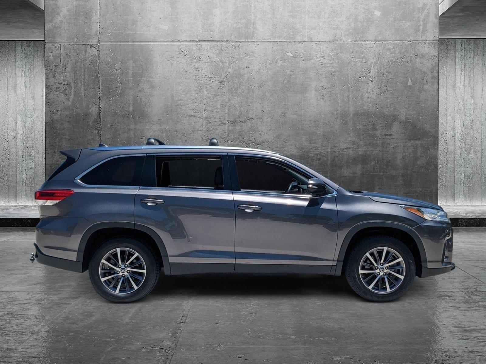 2019 Toyota Highlander Vehicle Photo in Davie, FL 33331
