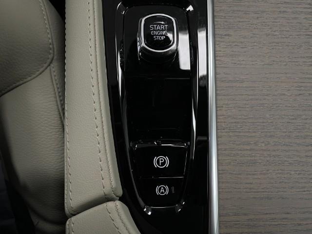 2025 Volvo XC90 Vehicle Photo in Appleton, WI 54913