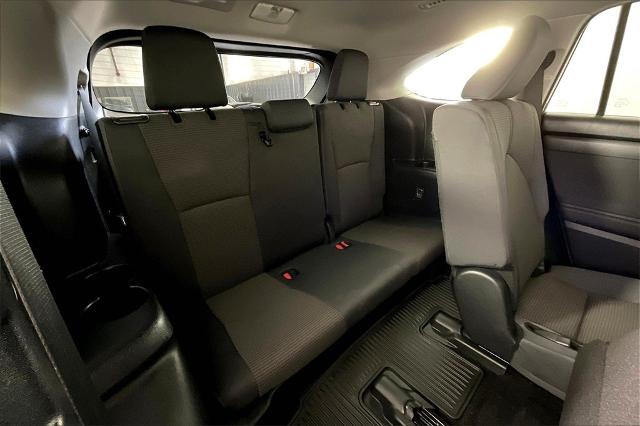 2024 Toyota Highlander Vehicle Photo in Tulsa, OK 74129