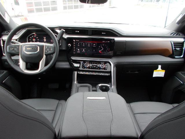 2025 GMC Sierra 2500 HD Vehicle Photo in LOWELL, MA 01852-4336
