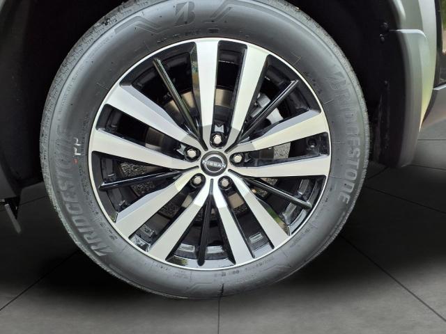 2025 Nissan Pathfinder Vehicle Photo in Oshkosh, WI 54904