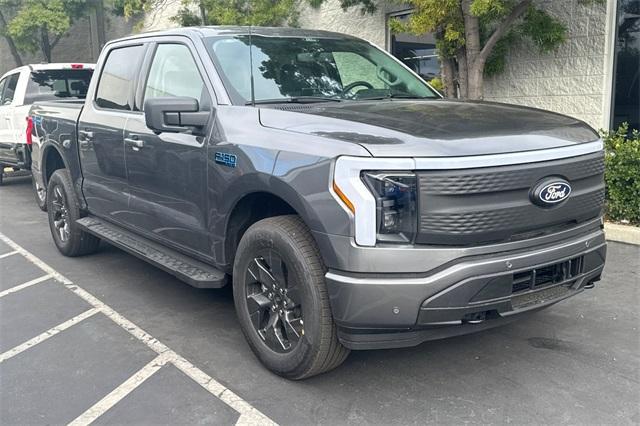 2025 Ford F-150 Lightning Flash's photo