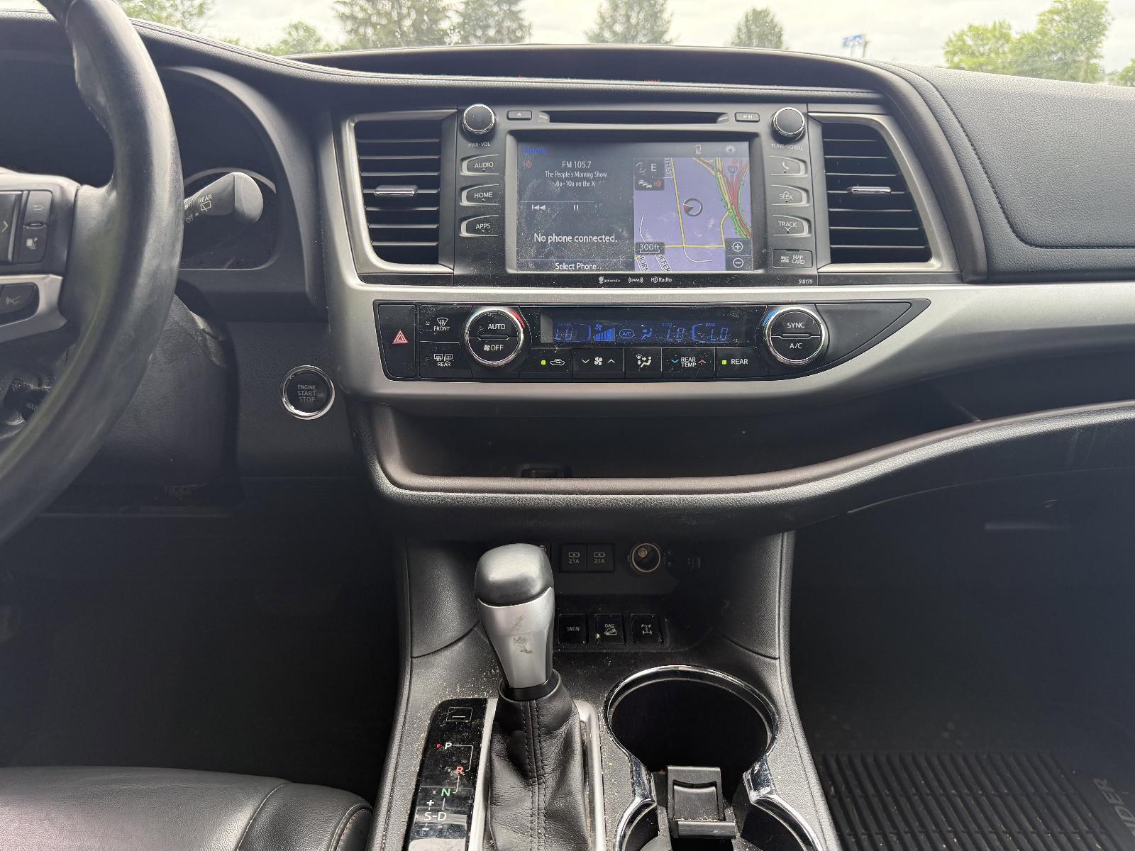 2017 Toyota Highlander Vehicle Photo in Harrisburg, PA 17111