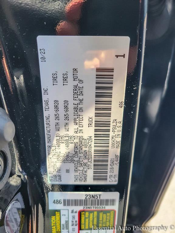 2024 Toyota Tundra 4WD Vehicle Photo in AURORA, IL 60503-9326