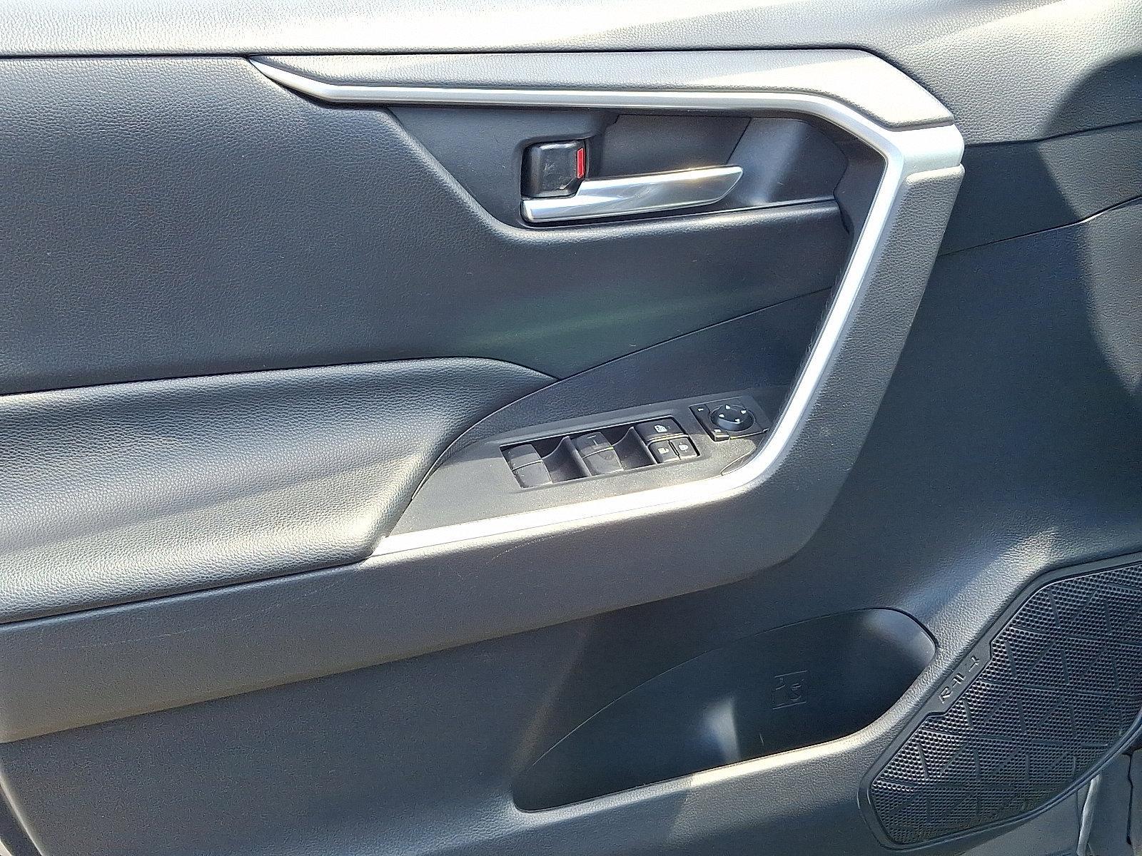 2019 Toyota RAV4 Vehicle Photo in Trevose, PA 19053