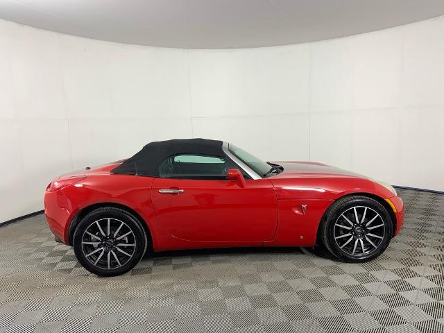 Used 2006 Pontiac Solstice Base with VIN 1G2MB33B36Y105933 for sale in Gladstone, OR