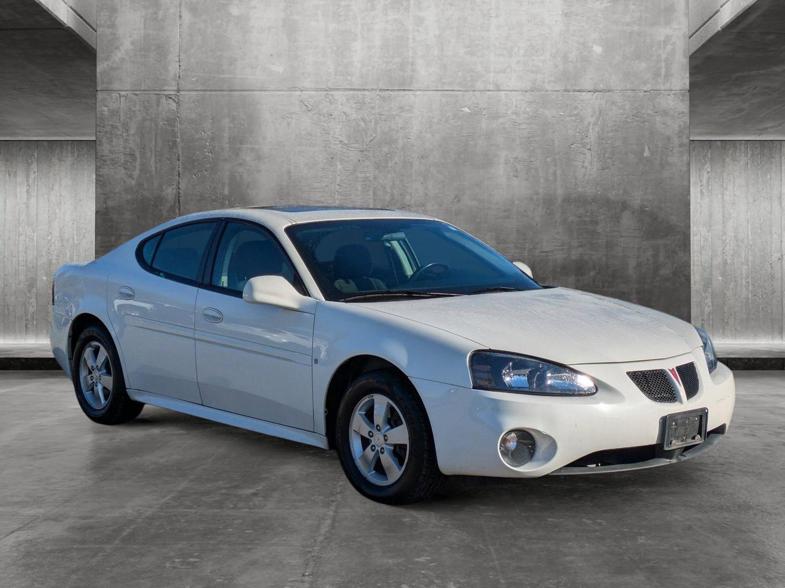 2008 Pontiac Grand Prix Vehicle Photo in Spokane Valley, WA 99212