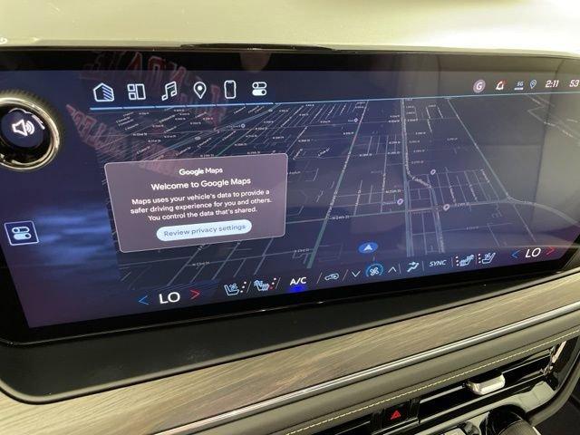 2025 Chevrolet Suburban Vehicle Photo in PHOENIX, AZ 85014-3381