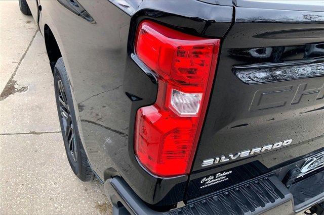 2024 Chevrolet Silverado 1500 Vehicle Photo in KANSAS CITY, MO 64114-4502