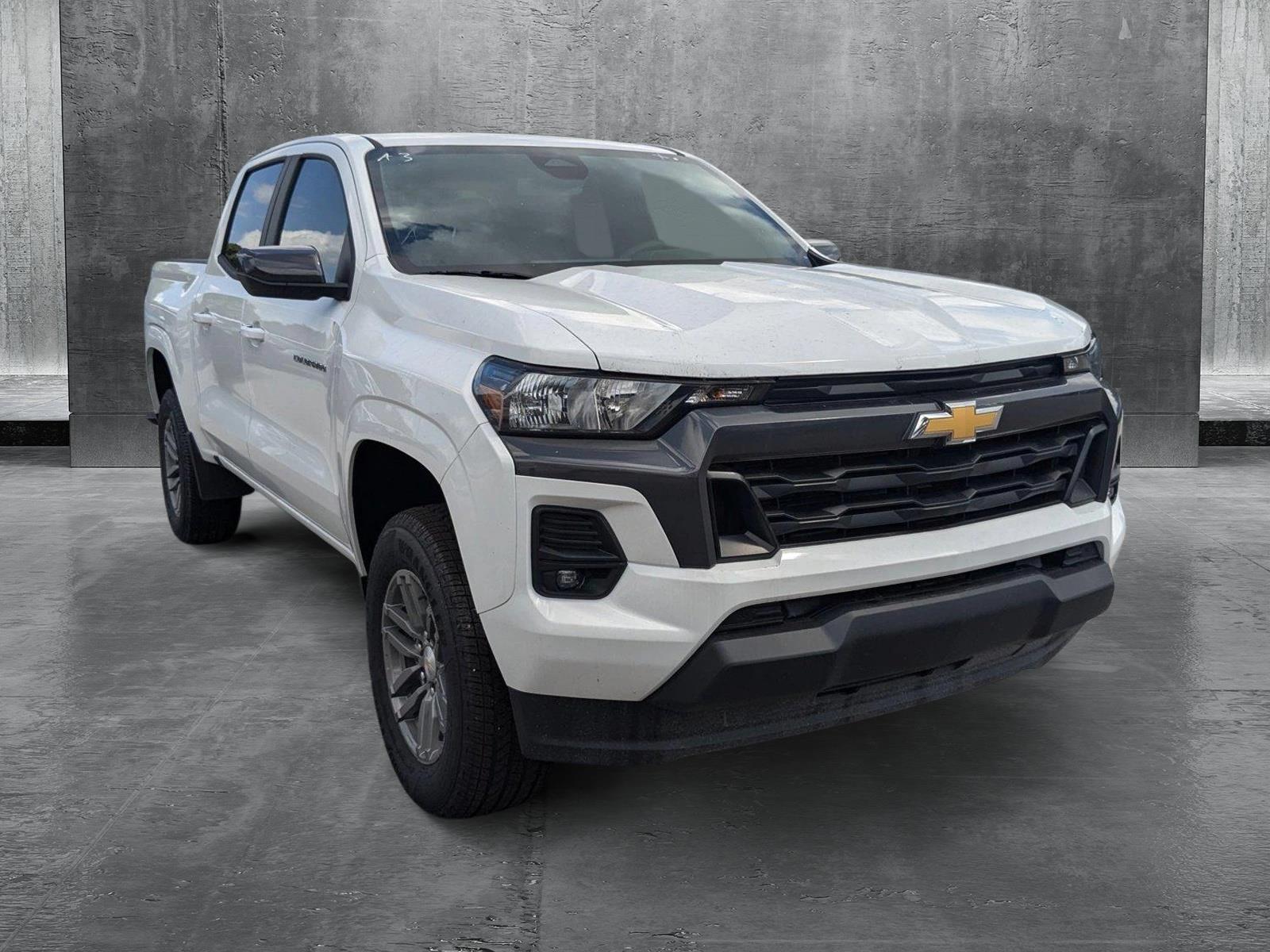 2024 Chevrolet Colorado Vehicle Photo in PEMBROKE PINES, FL 33024-6534