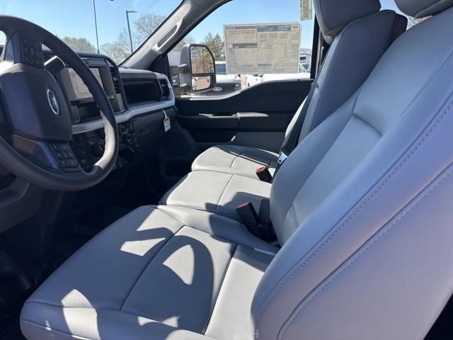 2025 Ford Super Duty F-450 DRW Vehicle Photo in Webster, MA 01570-1415