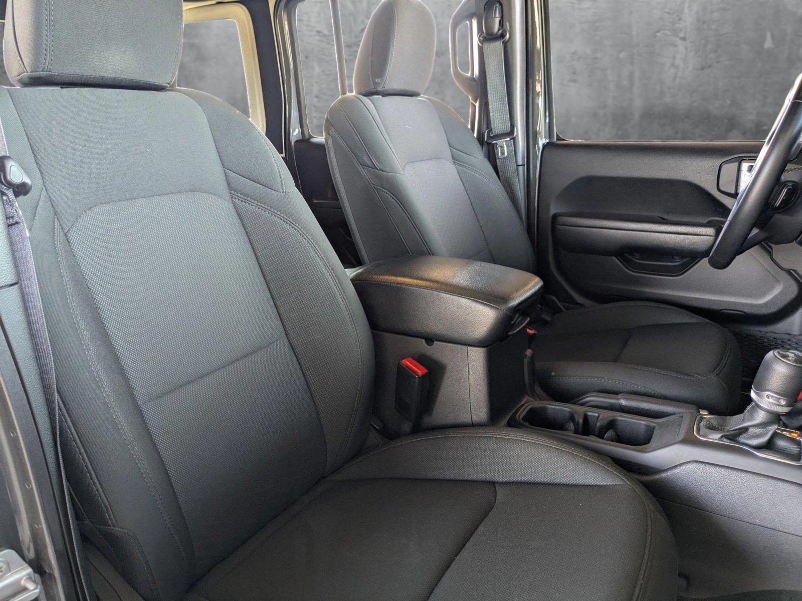 2022 Jeep Wrangler Vehicle Photo in Valencia, CA 91355
